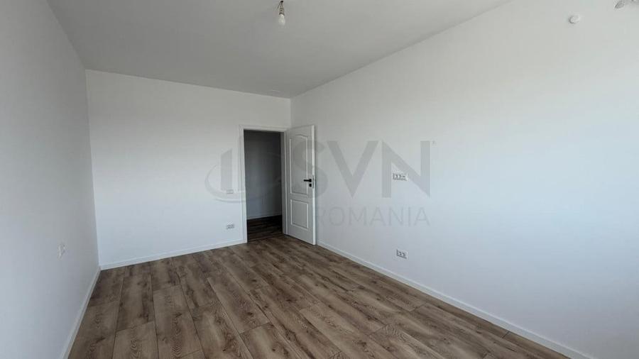 Apartament cu 3 camere decomandat în Sisești