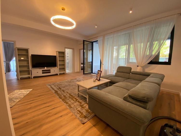 Apartament cu 4 camere decomandat în Iancu Nicolae