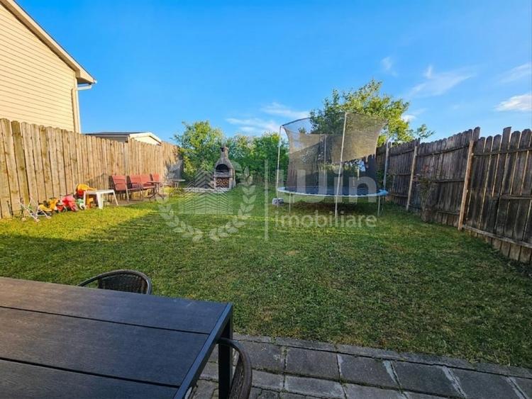 Duplex cu 3 camere cu Canalizare în Bună Ziua