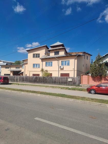 Spațiu comercial, de 700 mp, în Central