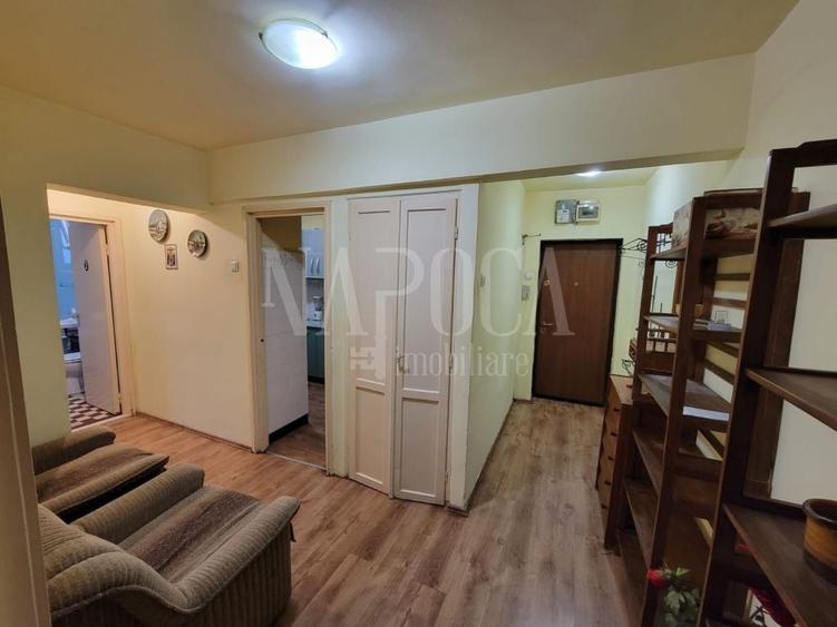 Apartament cu 3 camere semidecomandat în Decebal