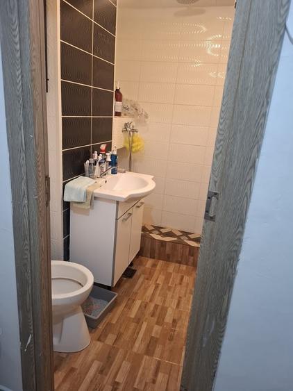 Apartament semidecomandat în Tei
