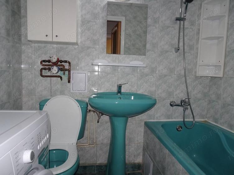 Apartament cu 3 camere decomandat, mobilat în Ozana