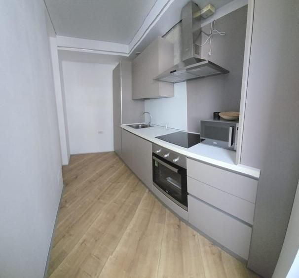 Apartament cu 2 camere semidecomandat, mobilat în Floreasca