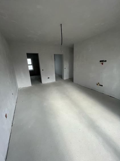 Casă individuală cu 5 camere cu Canalizare în Chinteni