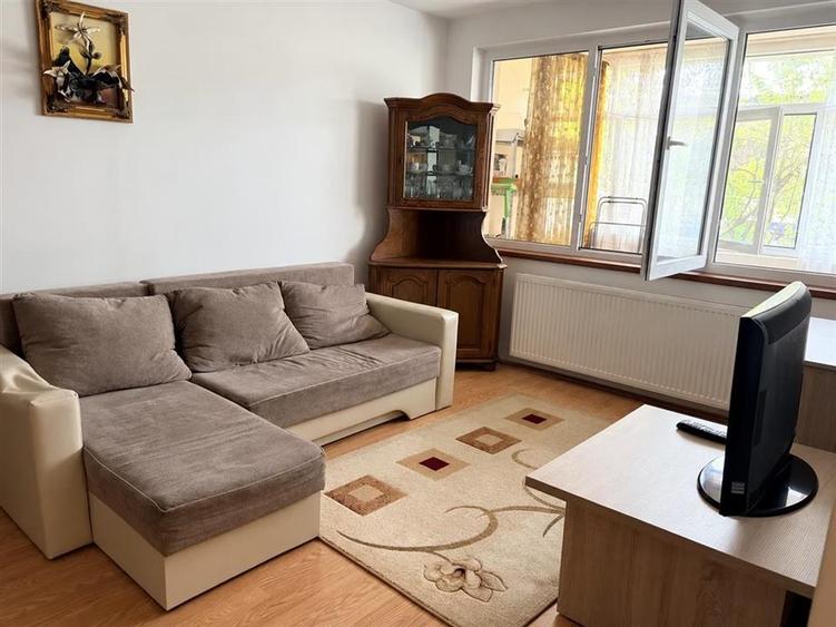 Apartament cu 2 camere decomandat în Hipodrom 3