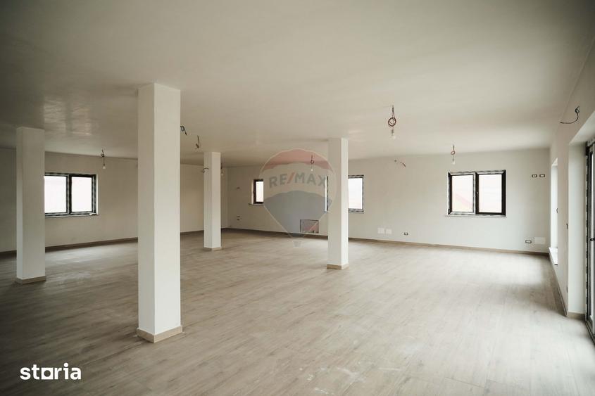 Spațiu comercial, de 200 mp, în Marginea