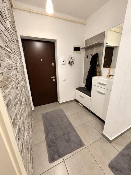 Apartament cu 2 camere decomandat în Sânpetru