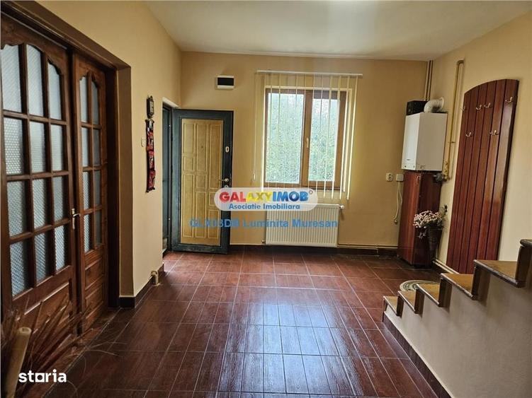 Casă cu 4 camere în Valea
