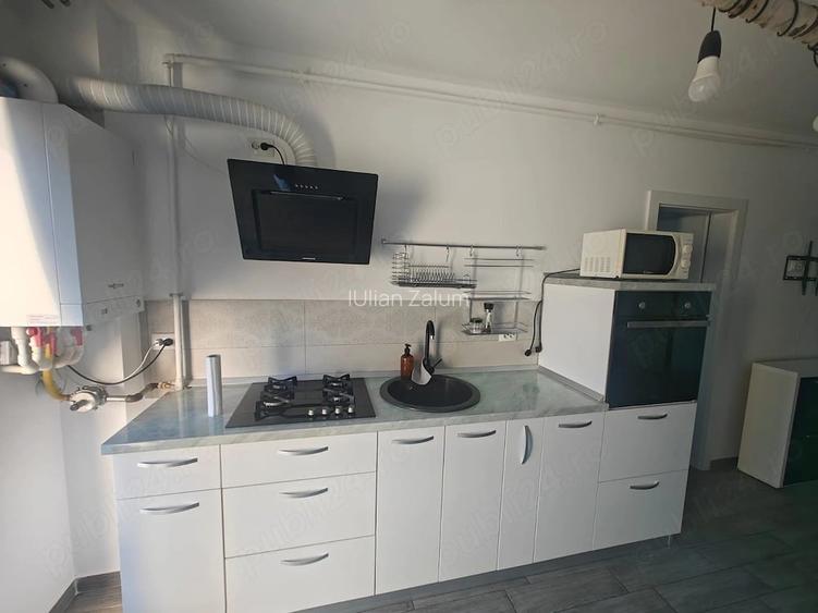 Vand garsoniera cu 2 camere