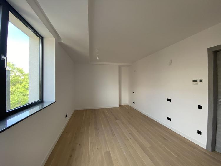 Apartament cu 3 camere decomandat în Floreasca