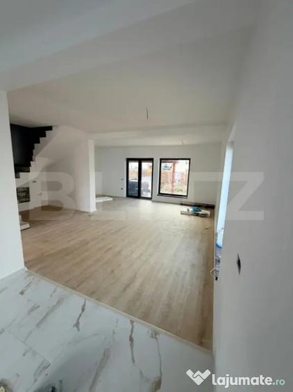 Casă cu 4 camere cu Teren 250 Mp în Uzina 2