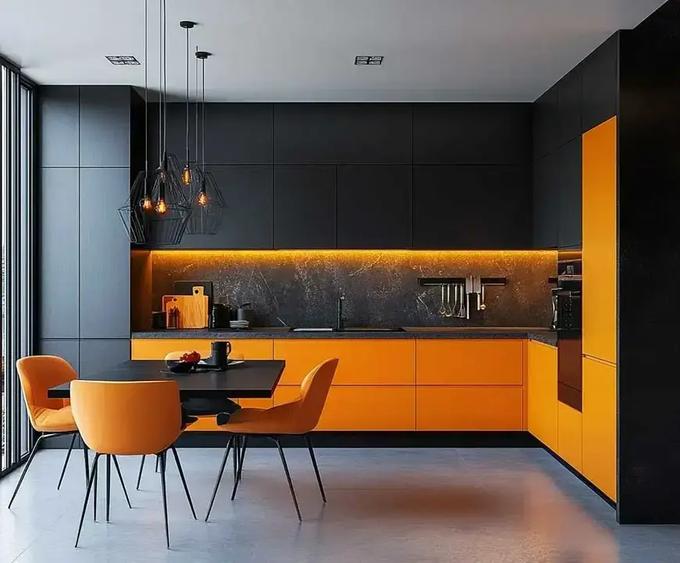 Apartament cu 3 camere semidecomandat în Titan