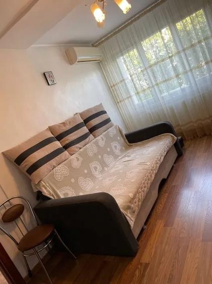 Apartament cu 3 camere decomandat, mobilat în Ferentari
