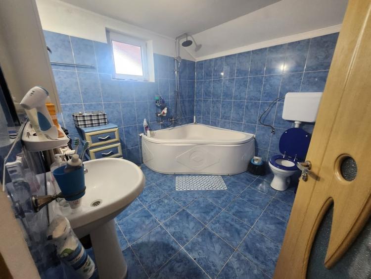 Casă individuală cu 4 camere cu Canalizare în Sebeș