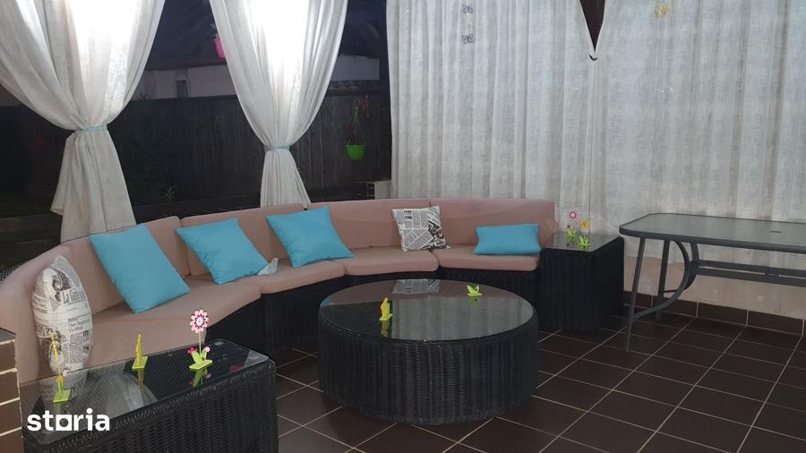 Casă cu 6 camere cu Teren 2106 Mp în Piatra