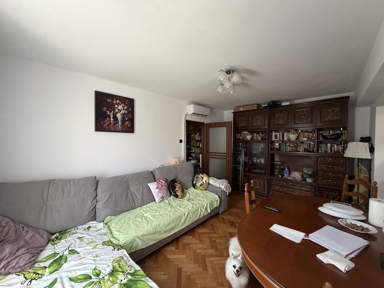 Apartament cu 3 camere semidecomandat, mobilat în Obor