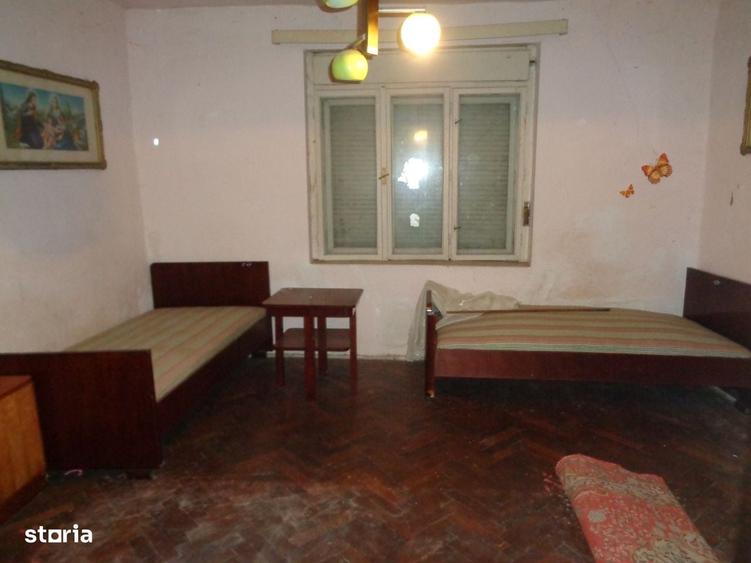 Casă cu 3 camere cu Teren 748 Mp în Central
