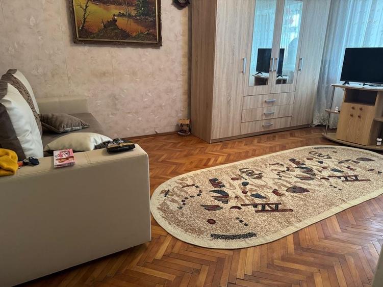 Garsonieră decomandată în Central