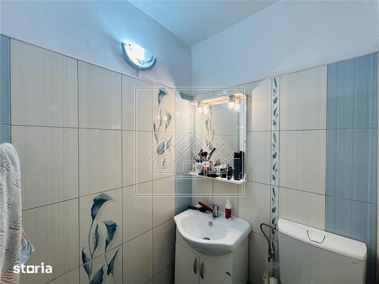Apartament cu 4 camere decomandat în Șelimbăr