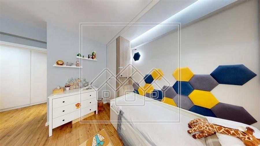 Apartament cu 3 camere nedecomandat în Turnișor