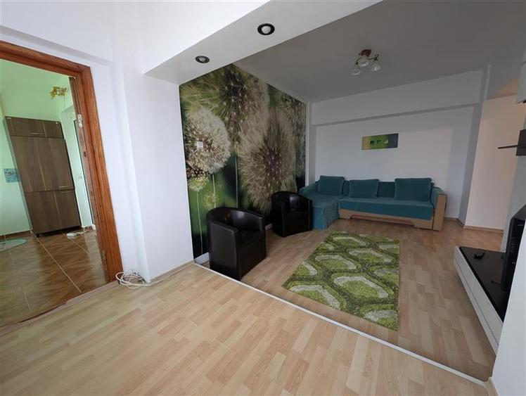 Apartament cu 3 camere semidecomandat în Ultracentral