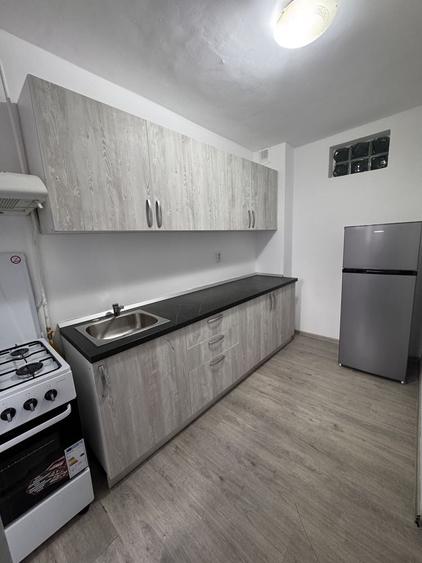 Apartament cu 3 camere decomandat în Șcheia