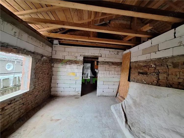 Casă cu 5 camere cu Teren 1200 Mp în Gherăiești