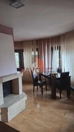 Apartament cu 3 camere decomandat în Favorit