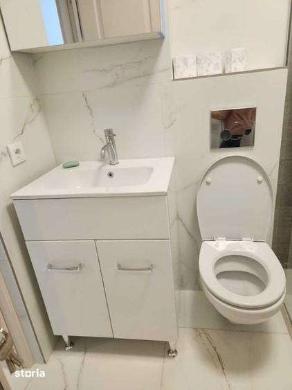 Apartament cu 2 camere semidecomandat în Berceni