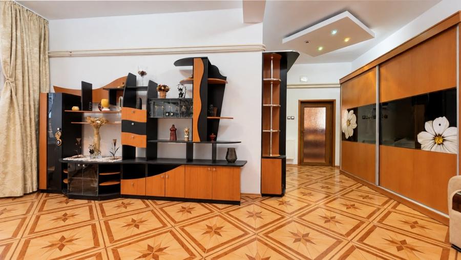 Apartament cu 3 camere semidecomandat, mobilat în Eforie Nord
