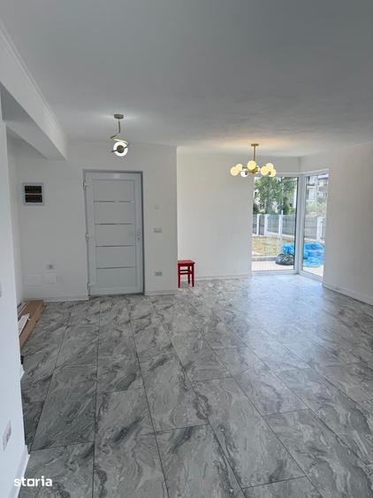 Casă cu 4 camere cu Teren 400 Mp în Central