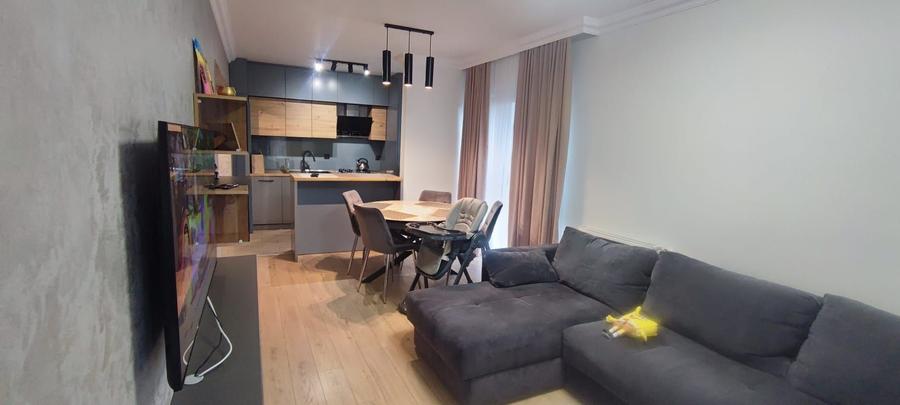 Apartament cu 4 camere decomandat, mobilat în Drumul Taberei