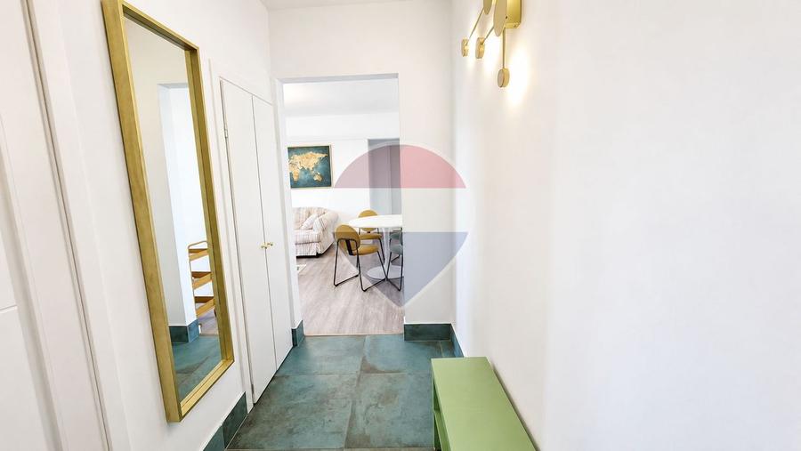 Apartament cu 3 camere semidecomandat, mobilat în Ștefan cel Mare