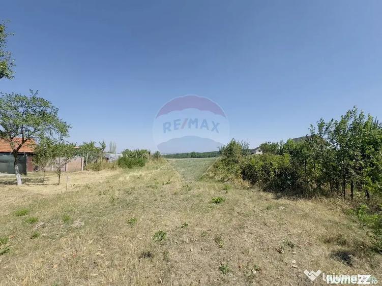 Teren de 2841 mp, în Apateu