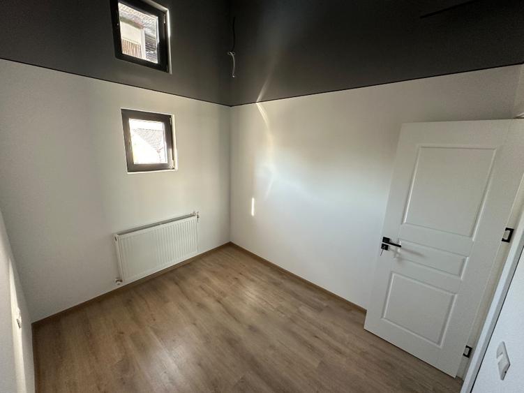 Casă individuală cu 5 camere cu Teren 287 Mp în Valu lui Traian