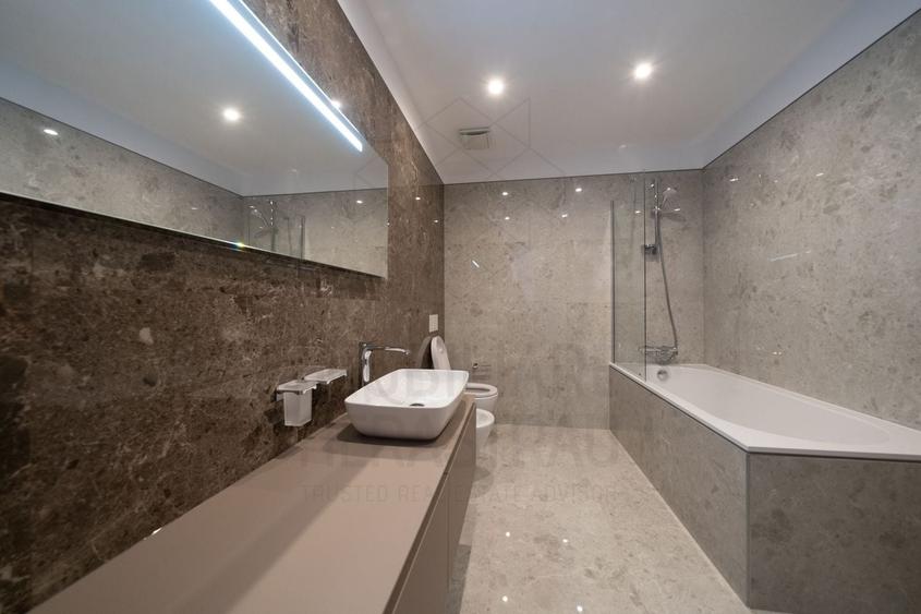 Apartament cu 3 camere decomandat, mobilat în Primăverii