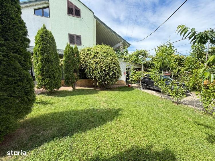 Casă cu 4 camere cu Teren 1700 Mp în Hemeiuș