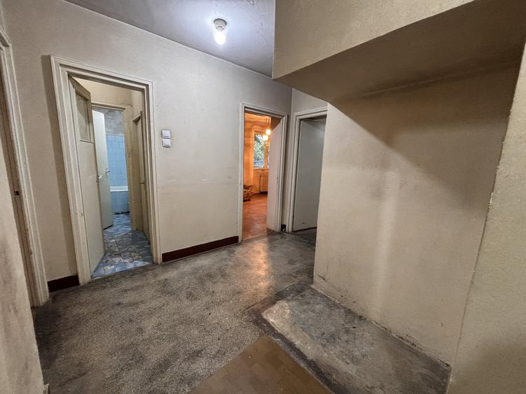 Apartament cu 3 camere decomandat în Ștefan cel Mare