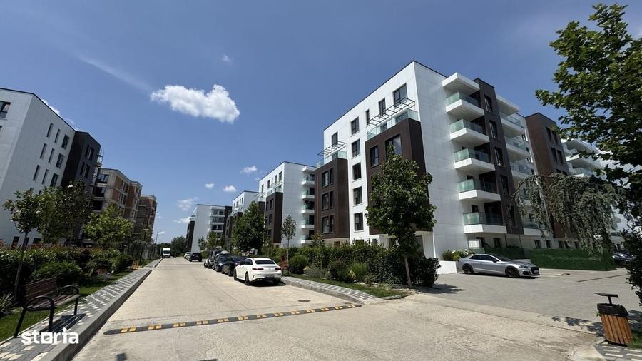 Apartament cu 3 camere semidecomandat în Est