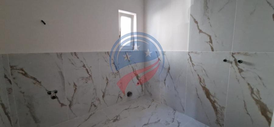 Casă individuală cu 4 camere cu Canalizare în Sud