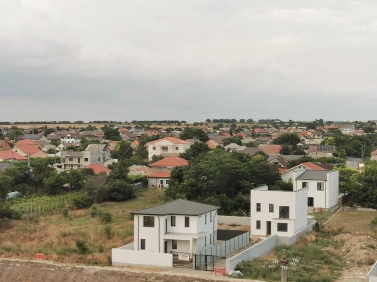 Casă cu 4 camere cu Teren 900 Mp în Valu lui Traian