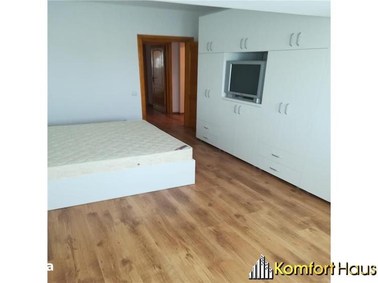 Apartament cu 3 camere decomandat în Ștefan cel Mare