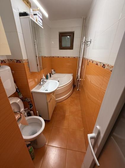 Apartament cu 2 camere decomandat în Casa de Cultură