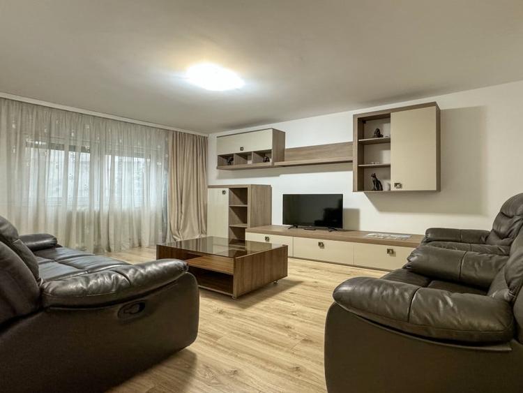 Apartament cu 2 camere decomandat, mobilat în Far