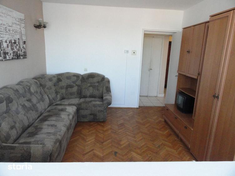 Apartament cu 2 camere decomandat în Romanilor