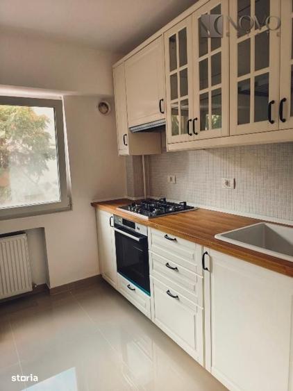 Apartament cu 4 camere decomandat în Romană