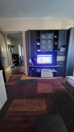 Apartament cu 3 camere decomandat în Micro 18