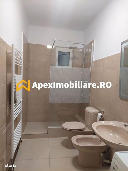 Apartament cu 3 camere semidecomandat în Moșilor
