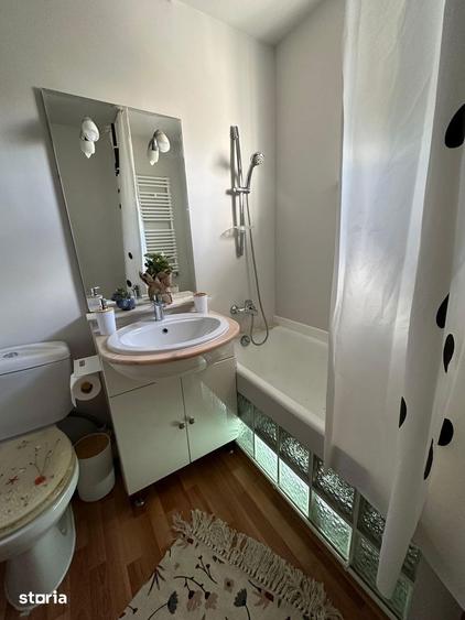 Apartament cu 2 camere decomandat în Rovine